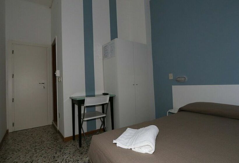 バルコニー付きスタンダードルーム, Albergo Urano