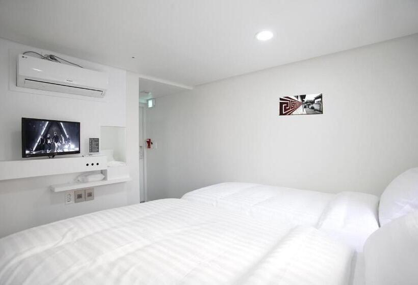 Номер Deluxe, K Pop Hotel Seoul Tower