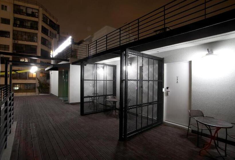 اتاق استاندارد با بالکن, K Pop Hotel Seoul Tower