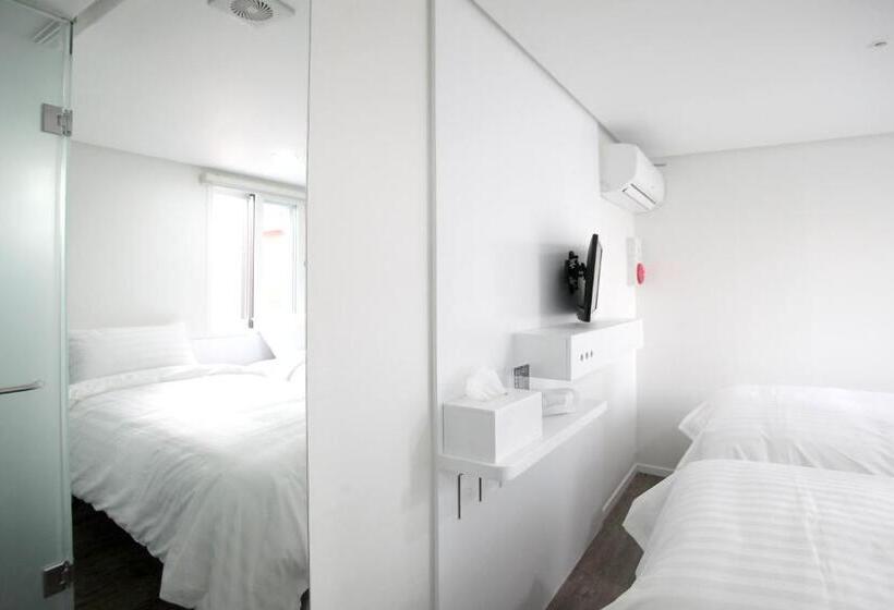 اتاق استاندارد با بالکن, K Pop Hotel Seoul Tower