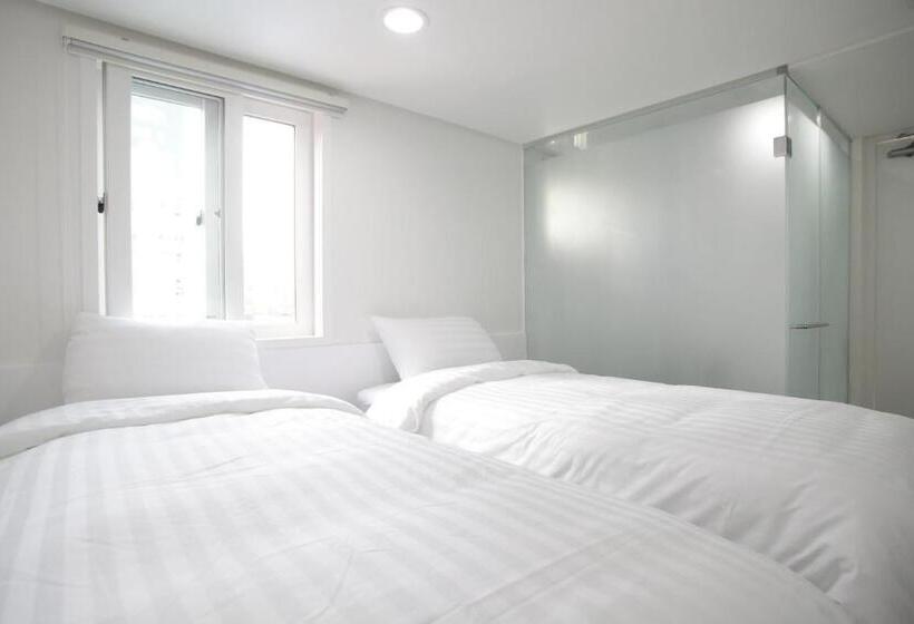 اتاق استاندارد با بالکن, K Pop Hotel Seoul Tower