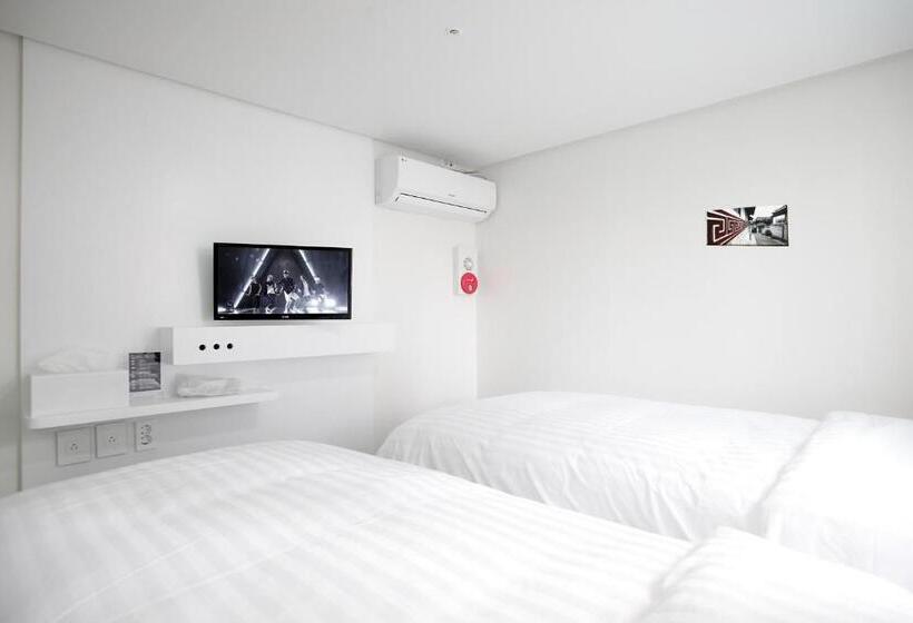 اتاق استاندارد با بالکن, K Pop Hotel Seoul Tower