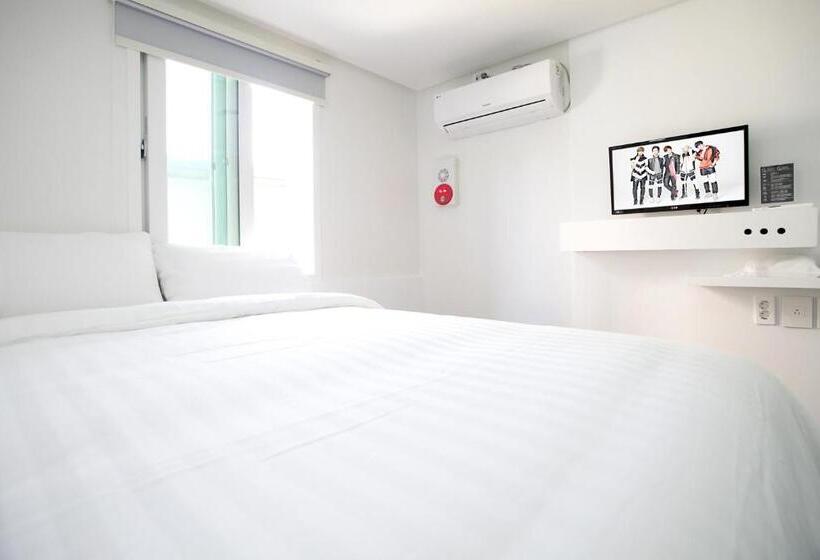 Номер Стандарт, K Pop Hotel Seoul Tower