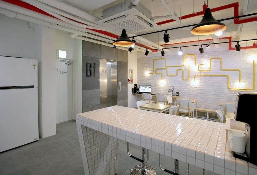 Номер Стандарт, K Pop Hotel Seoul Tower