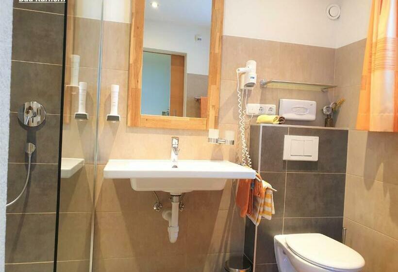 Habitació Triple Estàndard, Pension Echo