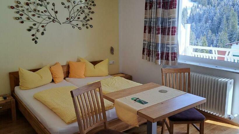 Habitació Estàndard, Pension Echo