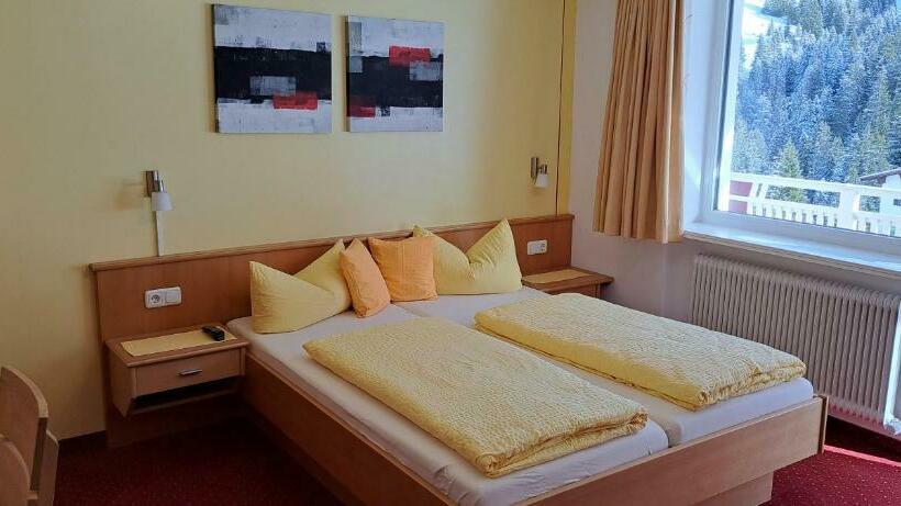 Habitació Estàndard, Pension Echo