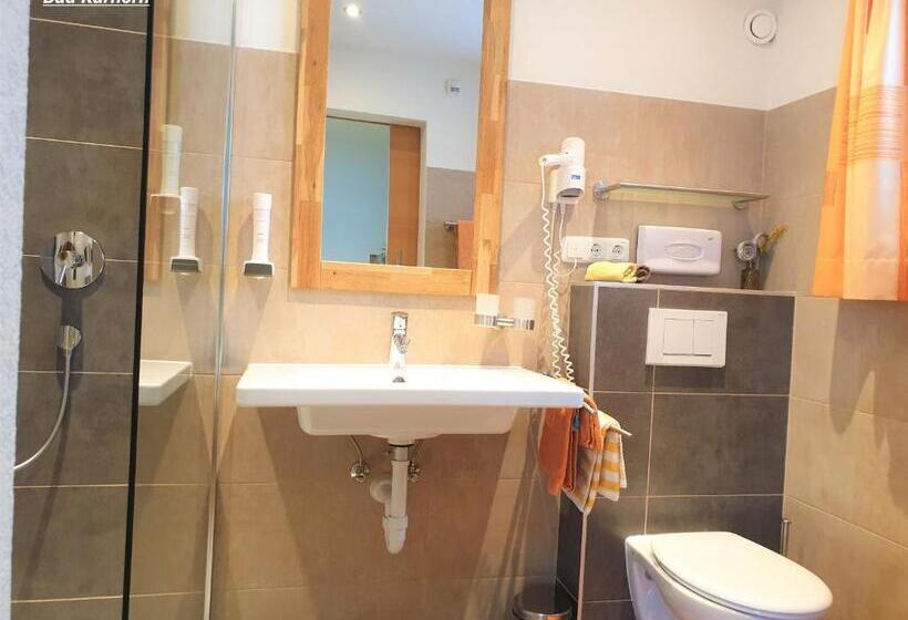 Habitació Estàndard, Pension Echo