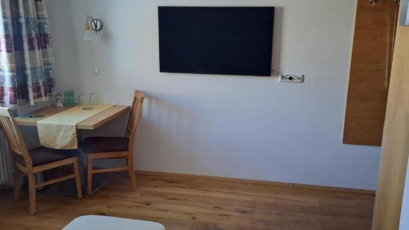 Habitació Estàndard, Pension Echo