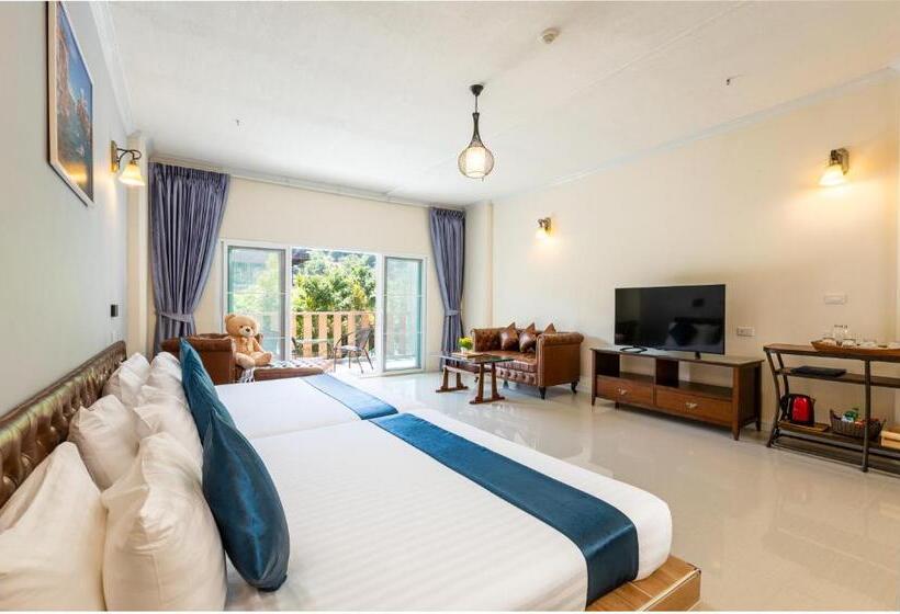 اتاق لوکس با بالکن, Khaoyai Fantasy Resort