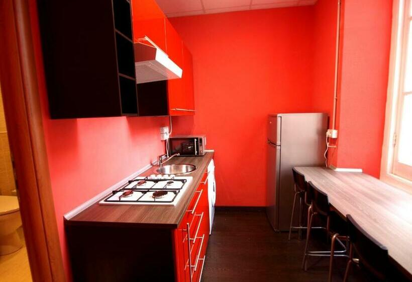 استودیوی استاندارد, Andres Guest House Sanremo