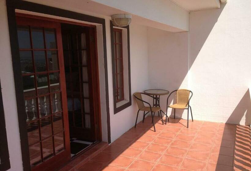 Студио Стандарт с Балконом, Helderberg Guesthouse