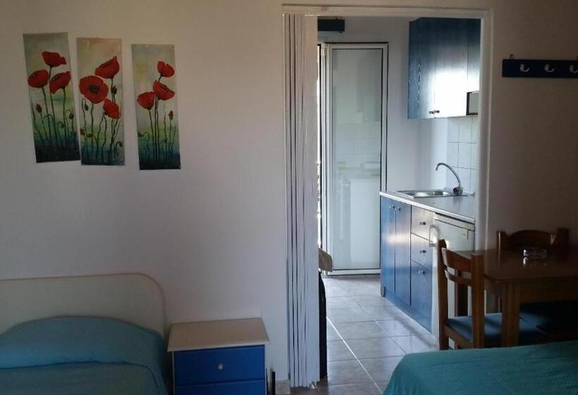 חדר סטנדרט לארבעה, Troulis Seaside