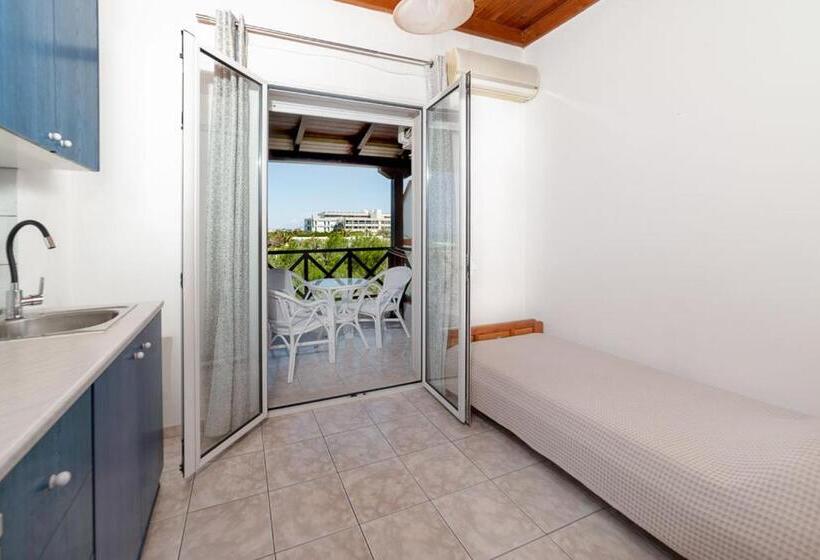 חדר סטנדרט לארבעה, Troulis Seaside