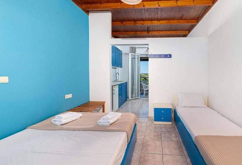 חדר סטנדרט לארבעה, Troulis Seaside