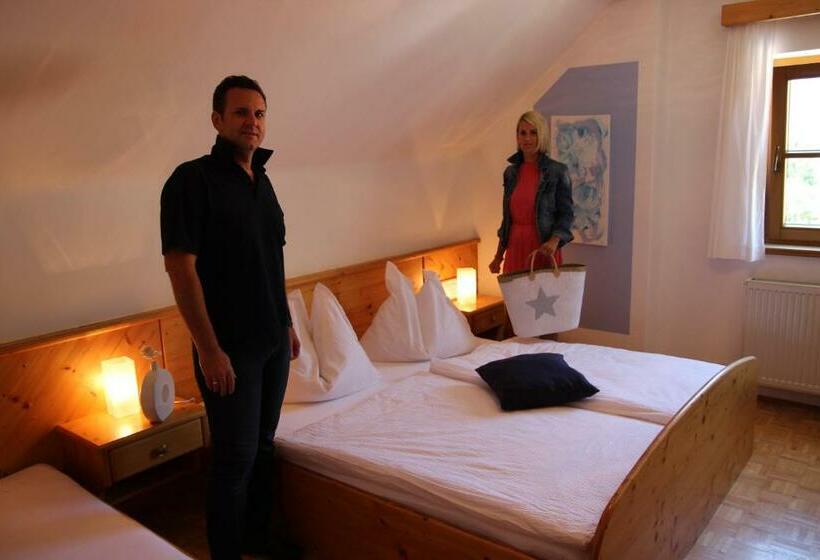 חדר סטנדרט לשלושה, Wohlfühlpension Kreischberg