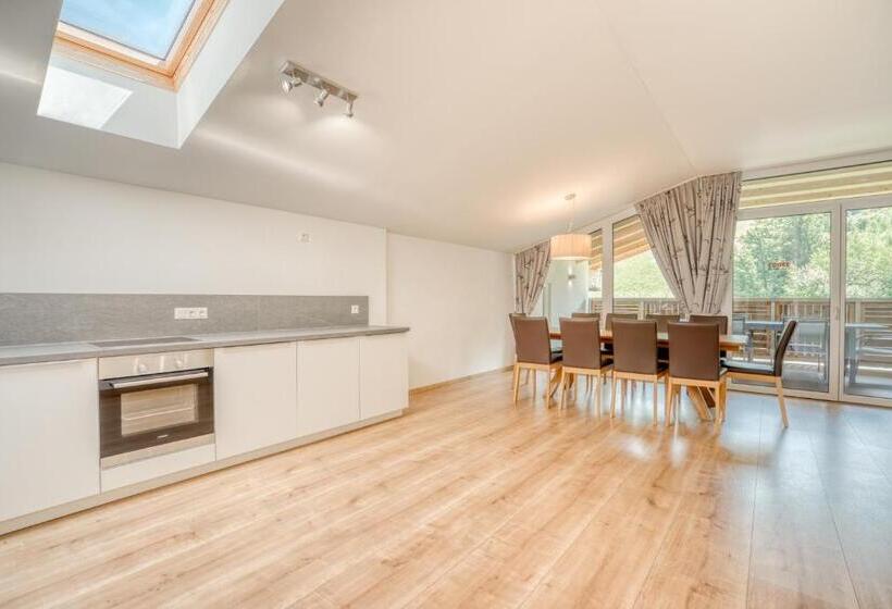 Апартаменты 3 Спальни, Cooee Alpin Hotel Kitzbüheler Alpen