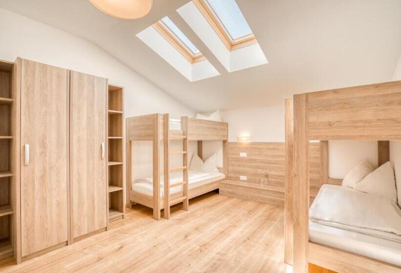 Апартаменты 3 Спальни, Cooee Alpin Hotel Kitzbüheler Alpen