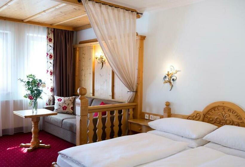 جناح مزوَّد بشرفة, Auhof