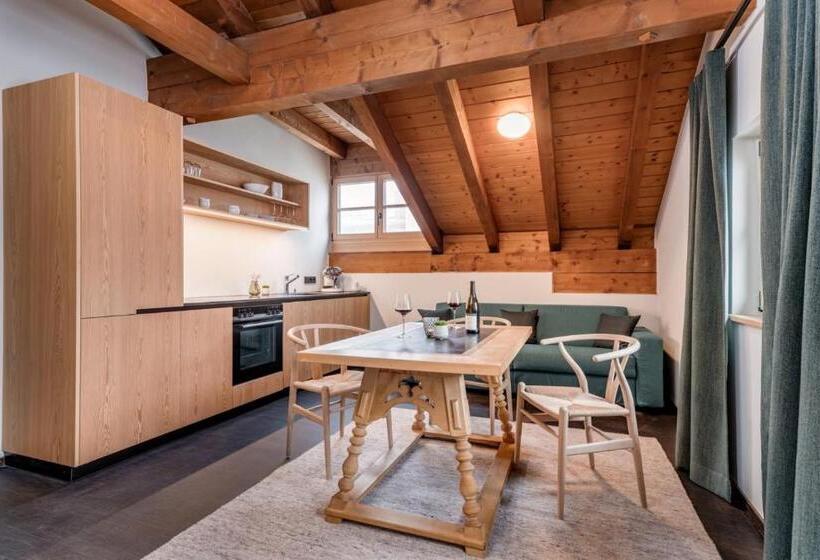 شقة غرفتين, Das Johann