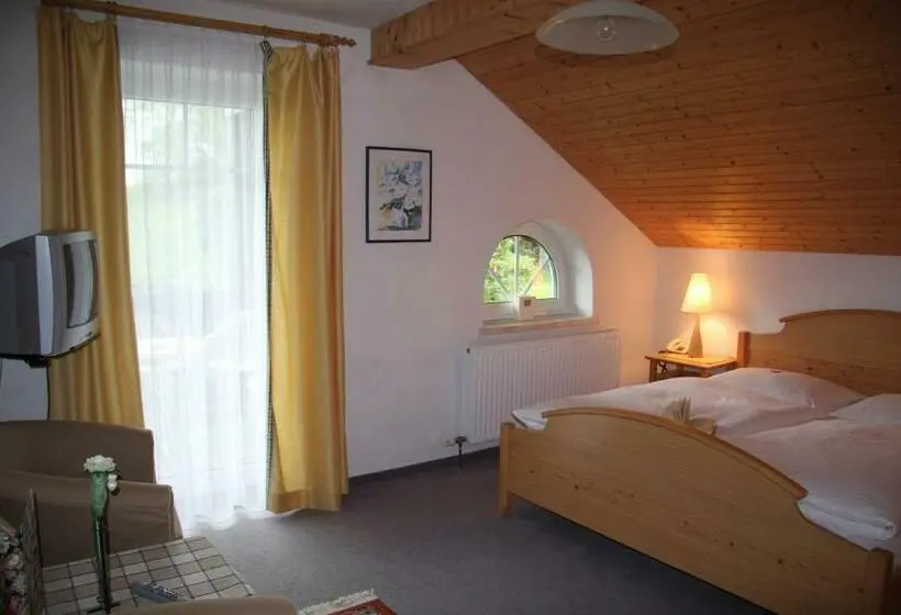 バルコニー付きスタンダードルーム, Landhotel Waldmühle