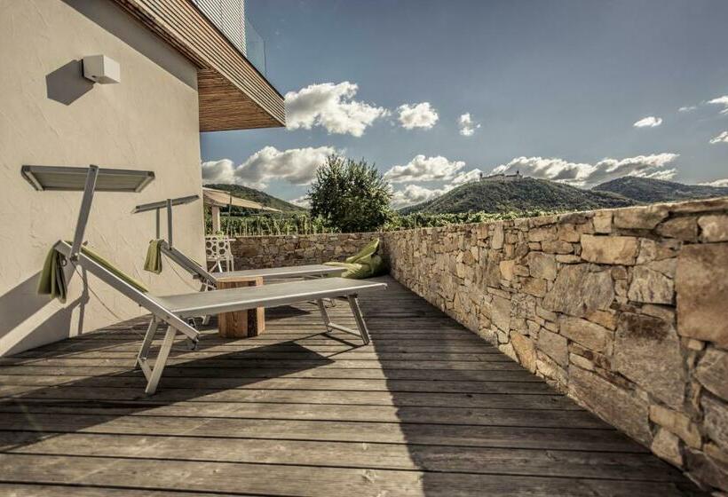 デラックススイート, Malat Weingut Und