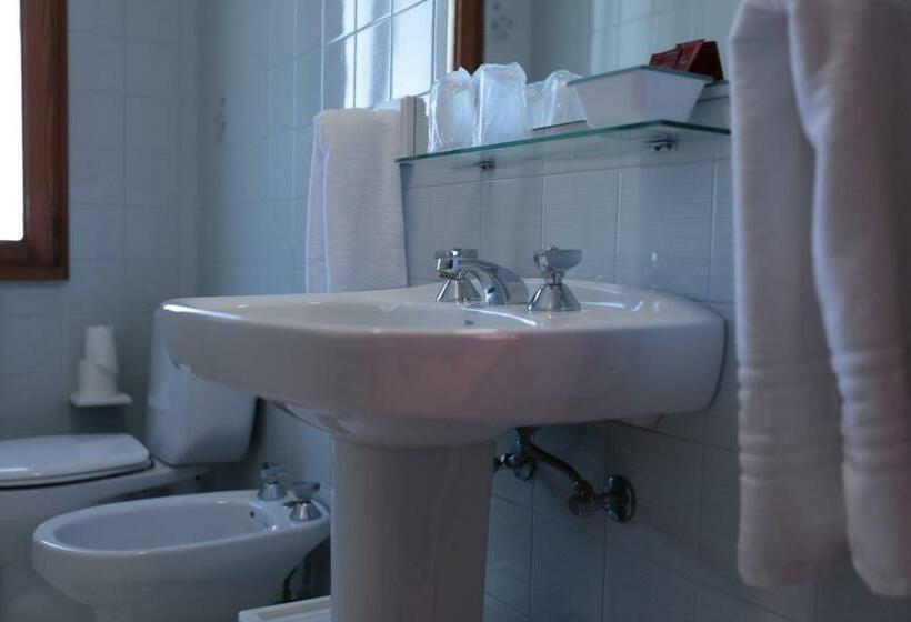 园景标准四人间, Playa De Las Catedrales