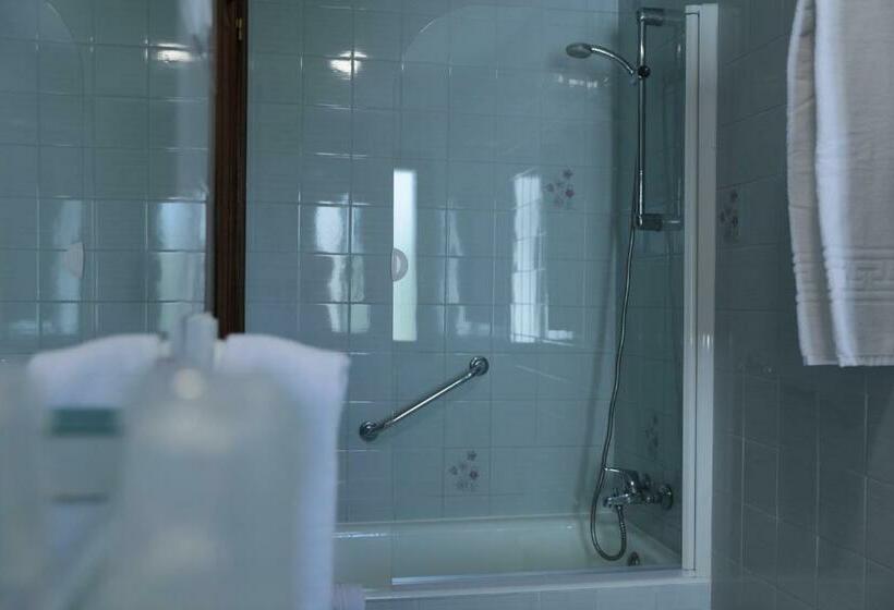 标准间, Playa De Las Catedrales