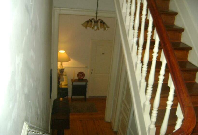 اتاق استاندارد یک نفره, Residence 18