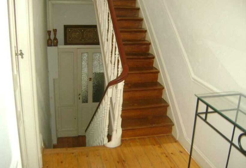 اتاق استاندارد یک نفره, Residence 18