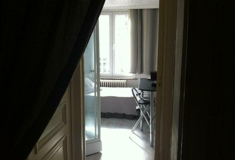 اتاق استاندارد یک نفره, Residence 18