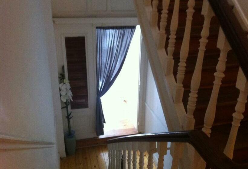 اتاق استاندارد یک نفره, Residence 18