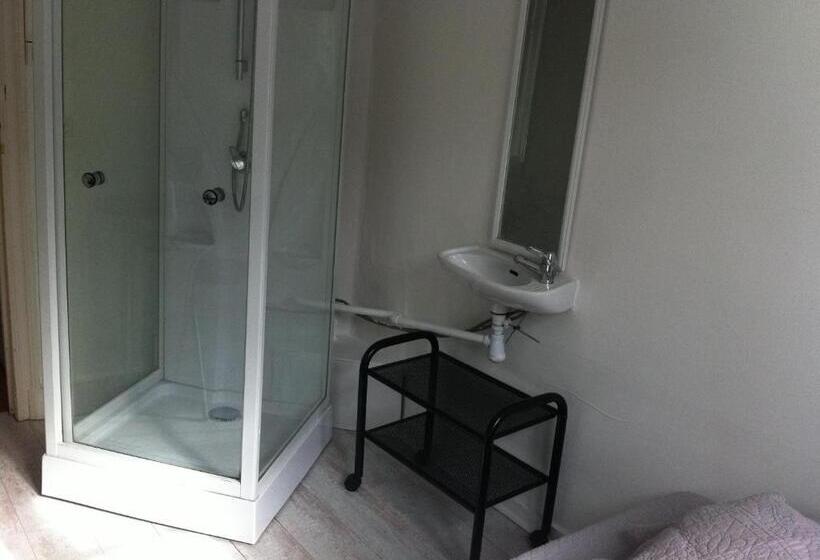 اتاق استاندارد یک نفره, Residence 18