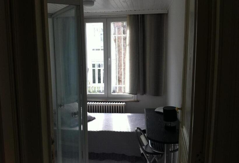 اتاق استاندارد یک نفره, Residence 18