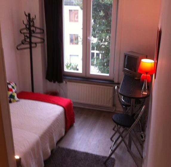 اتاق استاندارد یک نفره, Residence 18