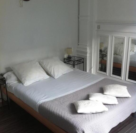 اتاق استاندارد یک نفره, Residence 18