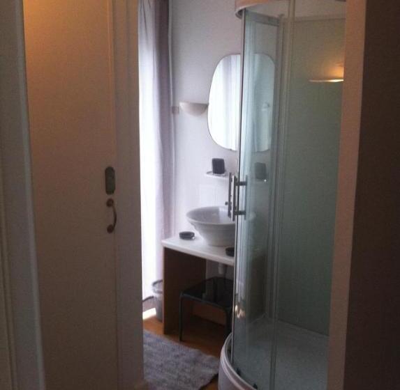 اتاق استاندارد یک نفره, Residence 18