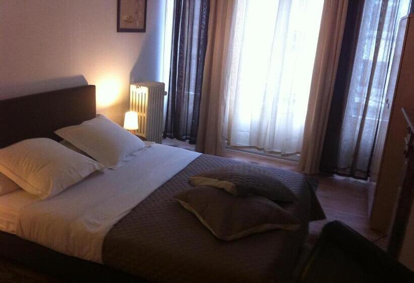 اتاق استاندارد یک نفره, Residence 18