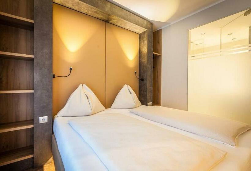 اتاق راحتی, Rocket Rooms Velden