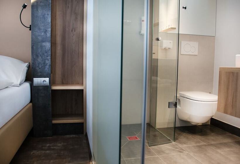 اتاق راحتی یک تخته, Rocket Rooms Velden