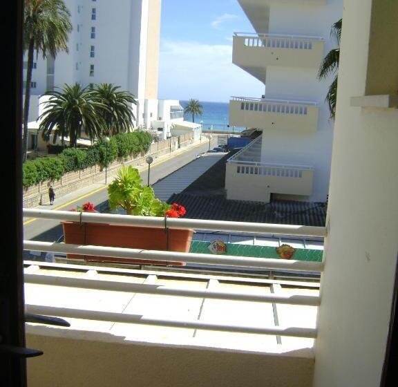 标准三人间, Saturno