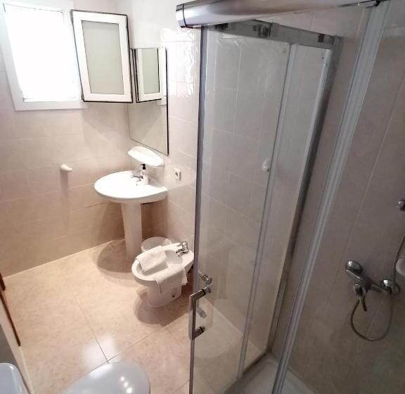 标准三人间, Saturno