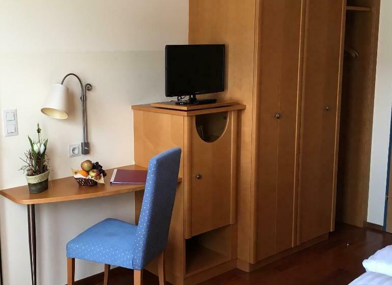 スタンダードルーム, Zur Post