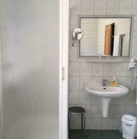 スタンダードルーム, Zur Post