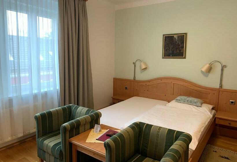 スタンダードルーム, Zur Post