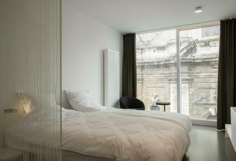 디럭스 룸, Muske Pitter