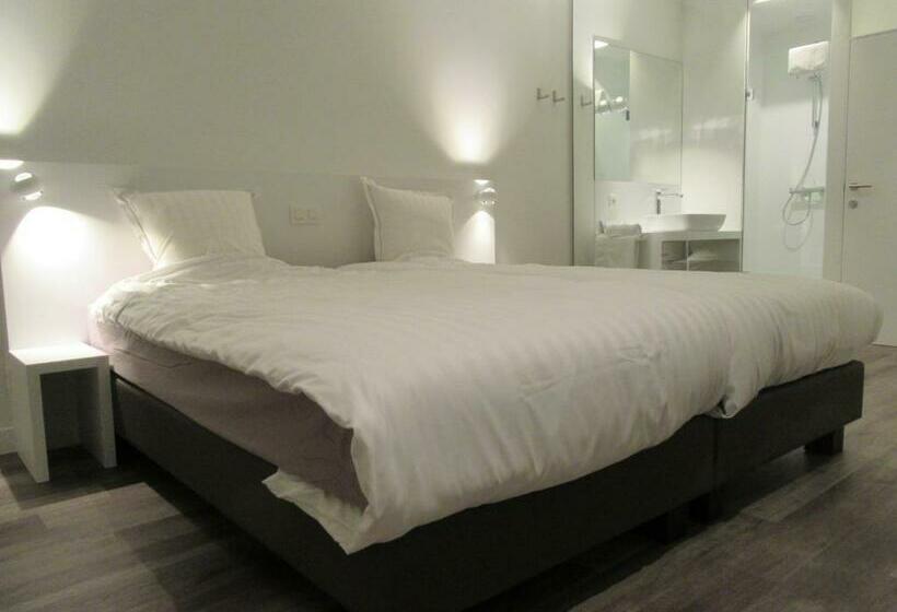 디럭스 룸, Muske Pitter