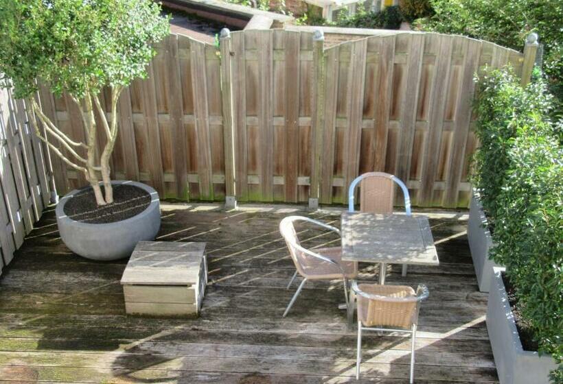 테라스 디럭스 룸, Muske Pitter