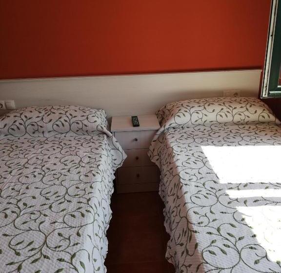 غرفة قياسية مطلّة علي البحر, O Encontro