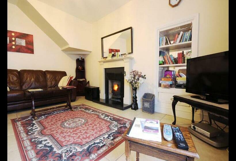 חדר קומפורט לשלושה, Sive Budget Accommodation